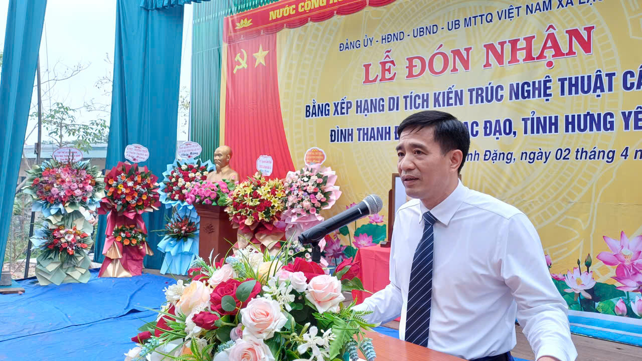 Lễ đón Bằng xếp hạng di tích kiến trúc nghệ thuật cấp tỉnh đôi với đình Thanh Đặng, xã Lạc Đạo, tỉnh Hưng Yên