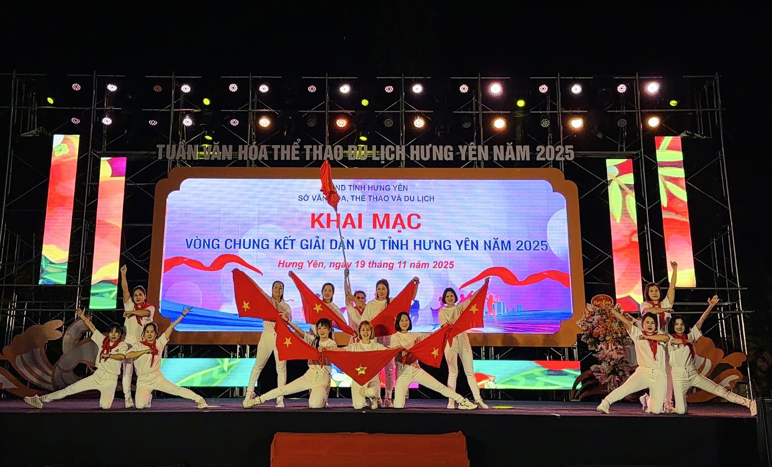 Câu lạc bộ Dân vũ thôn Cầu, xã Lạc Đạo đạt giải 3 giải thể thao Dân vũ, các Câu lạc bộ của tỉnh Hưng Yên
